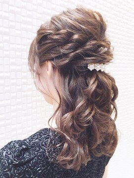 オリーブスバイネオリーブ(Olive's by neolive) 【新宿 Neolive】ミディアム*ハーフアップアレンジ