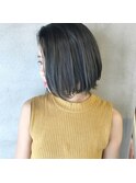 暗くても透けるグレー×前下がりボブ