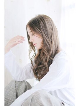 プティルカ(PutiLuca D.C.) 透け感ベージュのミックスカール