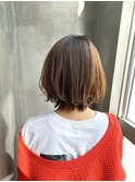 - 柔らかい雰囲気が素敵なミディアムボブ - BACK