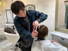 悩みに合わせ、お客様1人1人に合う技術を提供します。カットやカラー,パーマetcなんでもお任せください。