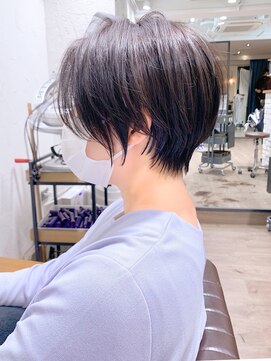 アヴァロン(AVALON) 絶壁解消×アッシュグレー×40代×前髪長め大人ショートボブ永