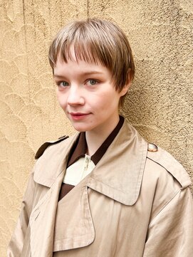 トゥコ(tuco) ピクシーショート　ベリショ　ブリーチ　ミルクティーベージュ