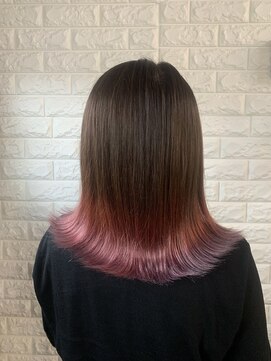 オヴィ(Ovi) 毛先際立つ エンドカラー