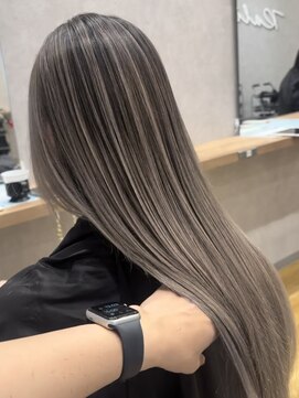 ジゼル 小倉(GiseL) バレイヤージュ/ホワイトシルバー