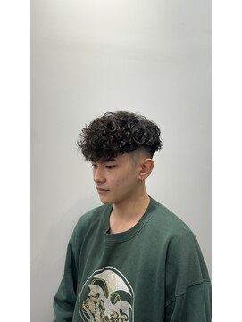 ジュール メンズ 大分(Joule men's) フェザーパーマ/スキンフェード/スペインカール/[大分駅]