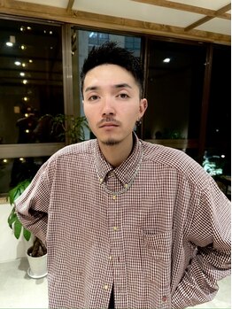 ウォルト 名駅店(walt)の写真/[ツイストスパイラル×ひげ]、[ニュアンスパーマ]で大人の色気を演出。眉毛セットも◎［メンズカット］