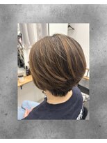 アルク(arc) 白髪ぼかしハイライト×ショートボブ
