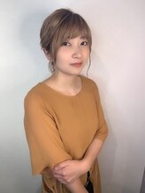 Meg アンダーバーホワイト 大阪上本町店 White の美容師 スタイリスト ホットペッパービューティー