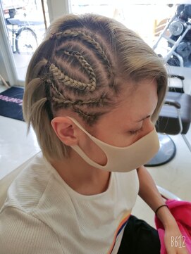 美容室 マシェリ コーンロウ