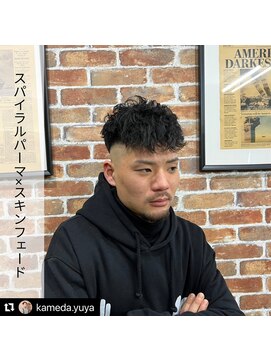 カットアンドカラー スマイル 夢野店(Cut&Color smile) スパイラルパーマ×スキンフェード