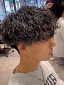 ザ サードヘアー 柏(THE 3rd HAIR) 波巻き 刈り上げマッシュ