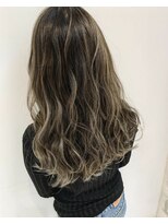 カルラ(Karra)&nbsp;外国人風アンニュイルーズWave＆イルミナカラー