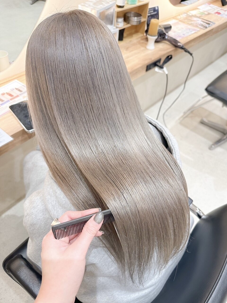 2025年春】ホワイトミルクティーの髪型・ヘアアレンジ|人気順 2025年春】ホワイトミルクティーの髪型・ヘアアレンジ|人気順