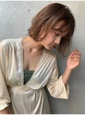 ベージュ