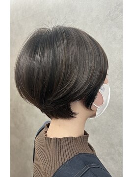 グラフィー(graphy) ダークグレージュで作るショートカット！