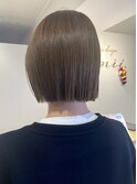 オリーブベージュ/切りっぱなしボブ