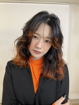 ジーナ 天王寺(Zina) レイヤーカット×デザインカラー｜抜け感