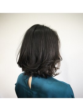 ミシュタ(mishuTA) ミディアム外ハネ