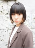 前髪パッツン×ぶつ切りボブ