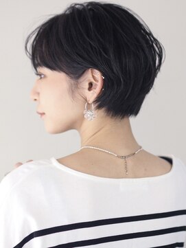 サーカス バイ ビュートリアム 青山(CIRCUS by BEAUTRIUM) 小顔　黒髪　パーマショート　暗髪　　前髪あり　耳かけショート