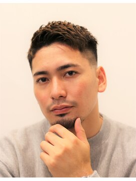 フランクスバーバー アンド ビアークラブ(FRANK'S BARBER and BEER CLUB) ナチュラルクロップ濡れパンバーバースタイルアイロンパーマ