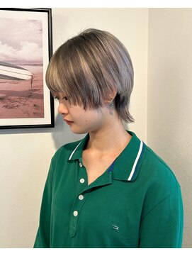 マリン(Marine) 20代30代アンブレラカラーショートウルフスタイル