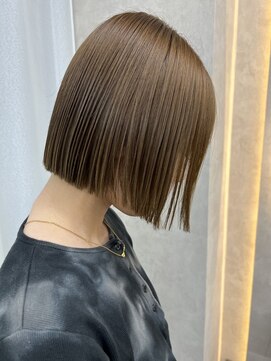 ルノン(LUNON) オリーブベージュ/透明感カラー/ミニボブ