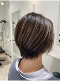 前下がりの丸みショート