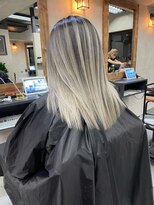 サニー 渋谷(SUNNY) バレイヤージュ、ハイライト、レイヤーロング、グレーベージュ