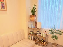 ウェルム 表参道(WELLM)の雰囲気（柔らかな光と緑のある空間で癒しの時間をお過ごしいただけます◎）