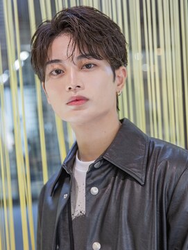 シティ(CITY) フェザーパーマショートセンターパートワイルドパーマガイルヘア