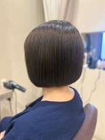 モップアップ(Mop up) ミニボブ×ツヤカラー