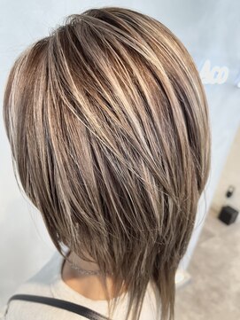 アコ(Aco) 上品ハイライト/ペールベージュ/ベージュ/白髪ぼかし