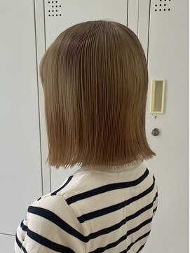 ニュイ 茨木店(nui +) 黒髪/クラゲヘアー/オリーブグレー/小顔/ココアベージュ/茨木