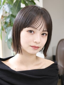 オーラ オモテサンドウ(Aura omotesando) シースルーバング×タイトミニ外はねボブ