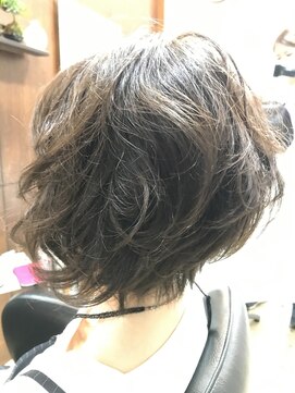 バズサロンフォーヘアー(Buzz salon for hair) ゆるウエーブ前下がりボブ