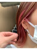 ピンク　イヤリングカラー　外はね　切りっぱなしボブ