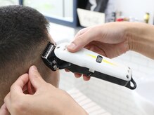 「SKIN FADE」や「FADE CUT」はお任せください。