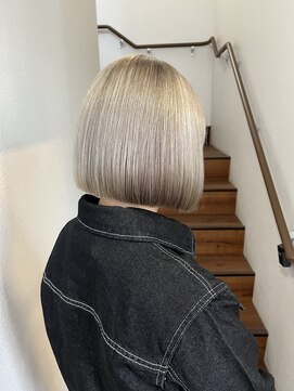 エッジ 下北沢(edge.) ハイトーンベージュブロンドボブ　edge.下北沢