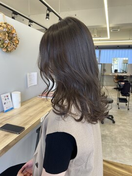 リジー(Litzy) レイヤーカット/透明感カラー《木寺樹莉》