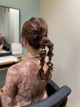 グランミーツ(Grand meets) おしゃかわツインポニーアレンジ