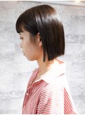 ぱっつんショートバング切りっぱなしボブ