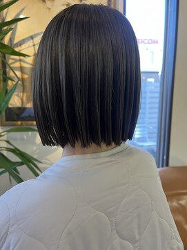コレットヘア(Colette hair) オリーブベージュ/切りっぱなしボブ