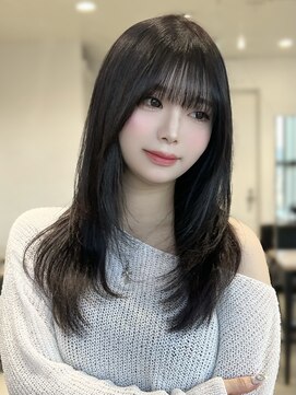 アイヴィ 表参道(IVY) 韓国ヘア ナチュラルレイヤーカット 透明感グレージュカラー