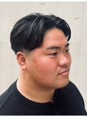 ：センターパート×テーパーフェード