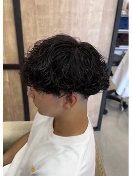 エッジ(EDGE) メンズ波巻きスパイラルパーマ刈り上げマッシュスタイル