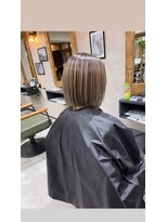 サニー 渋谷(SUNNY)&nbsp;バレイヤージュ、ハイライト、レイヤーロング、グレーベージュ