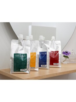 【酸性ストレート】うねりや乾燥、パサつきなど悩める大人女性必見！うねりを伸ばしながらツヤ髪へ導きます