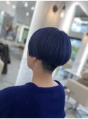 個性的カット×ブルー
